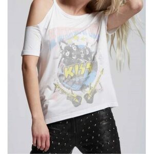 Recycled Karma Kiss Greatest Show on Earth T-Shirt Size XS New